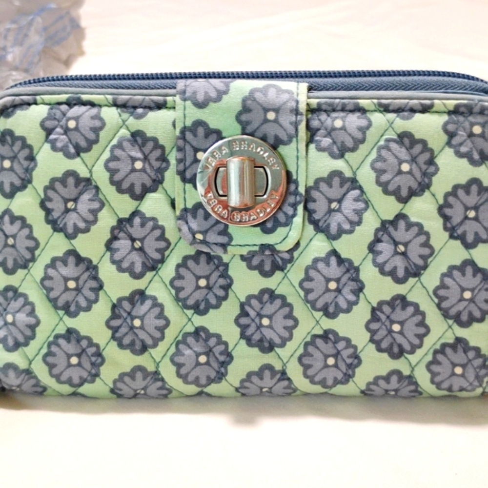 GUC Vera Bradley Nomadic Floral Turn Lock Wallet